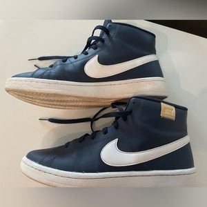 Nike Mens size 9